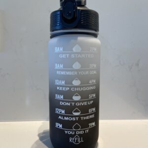 Motivatie drinkfles met rietje (zwart/grijs) 600 ml